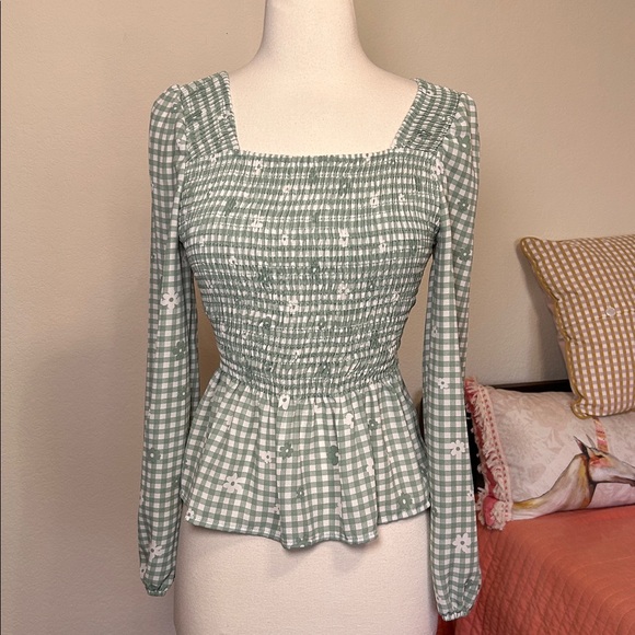 Altar’d State Green White Gingham Floral Smocked Women's Top size Small - Picture 14 of 14